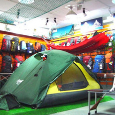 新疆戶外探險熱，這些裝備與專賣店助你暢游西域